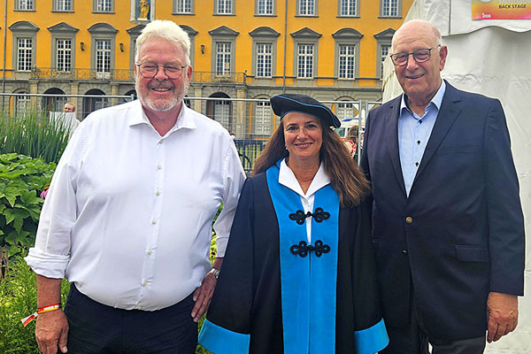 Stefan Hagen, Vorstand Dr. Reinhold Hagen Stiftung Prof. Dr. Annette Scheersoi, Professorin Fachdidaktik Biologie, Prorektorin für Nachhaltigkeit Michael Kranz, Vorstandsvorsitzender Universitätsgesellschaft Bonn e.V.