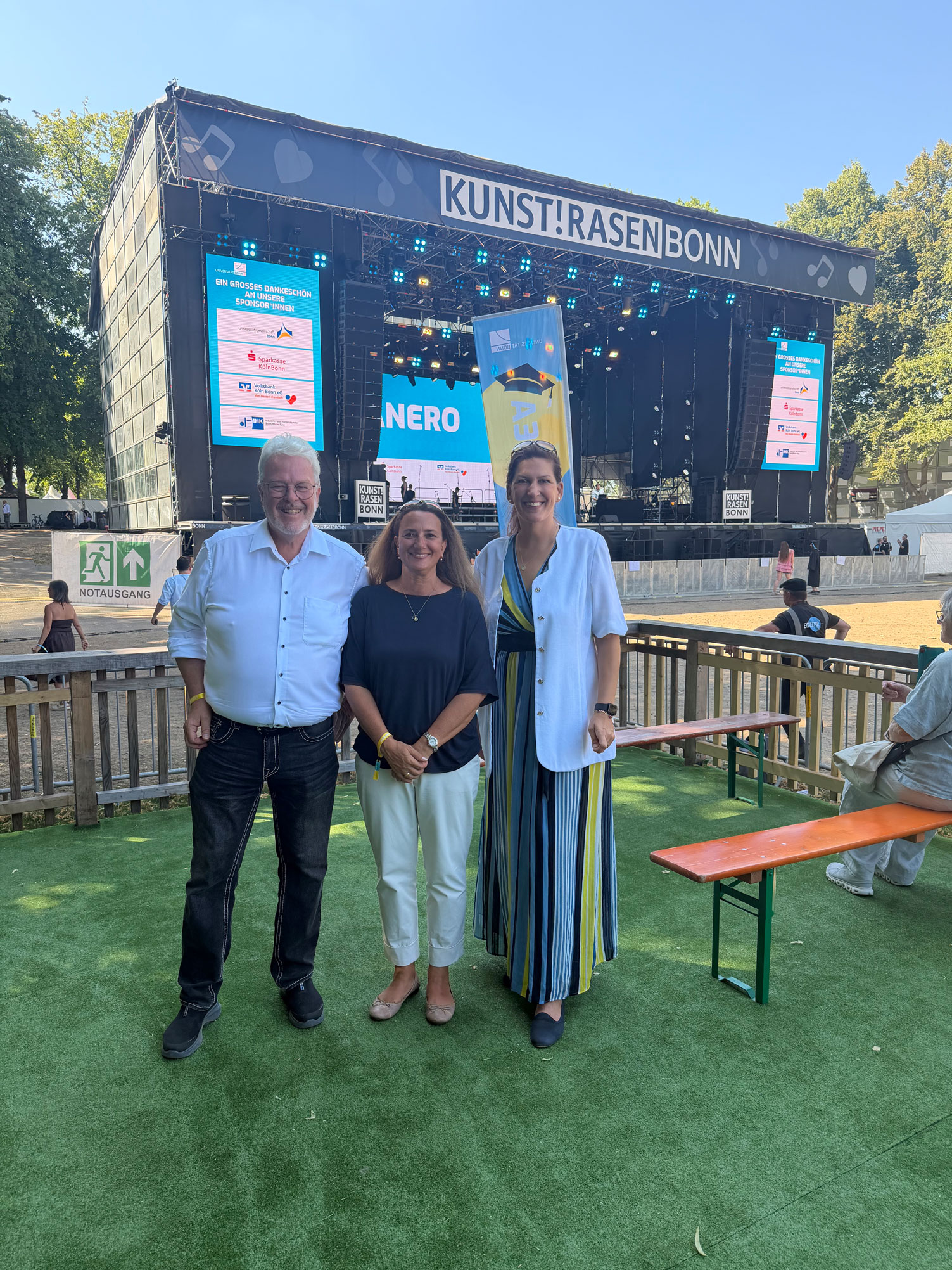 Stefan Hagen, Prof. Dr. Annette Scheersoi, Prorektorin für Nachhaltigkeit der Universität Bonn und Nina Probst, Öffentlichkeitsarbeit